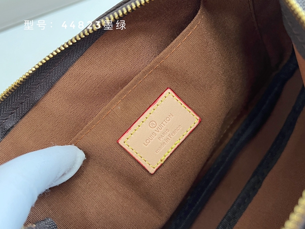 ルイヴィトンバッグ着用イメージ